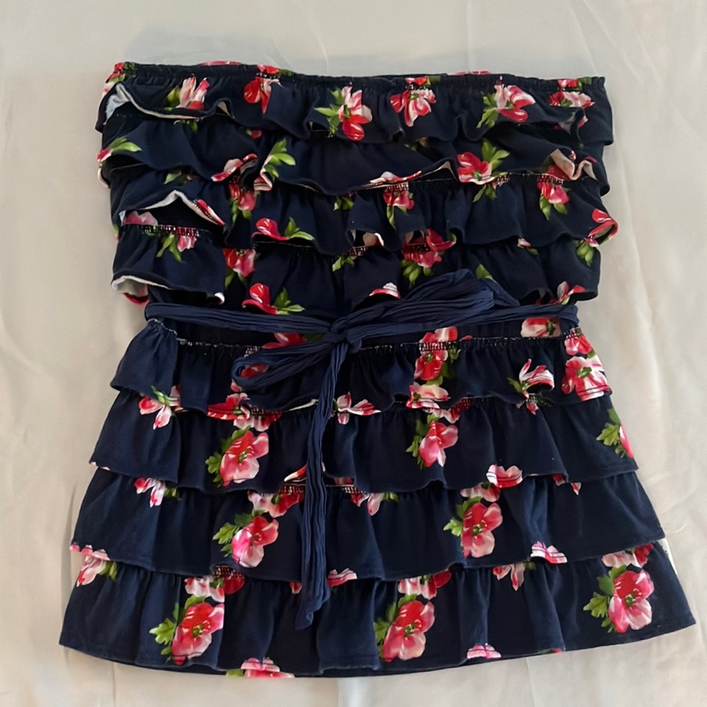 Gilly Hicks ruffled tank